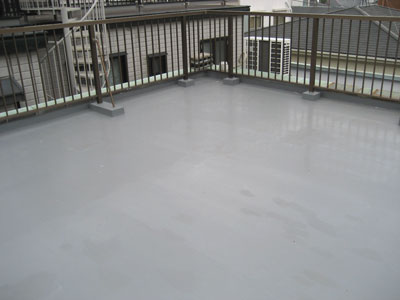 屋上はウレタン塗膜防水にて施工