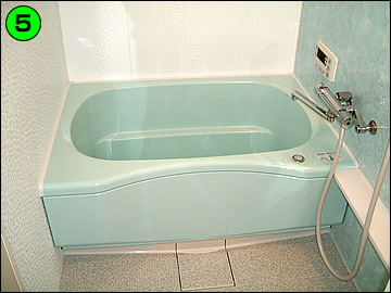 「カラリ床」仕様のユニットバスにすることで、お手入れのしやすい浴室となりました。