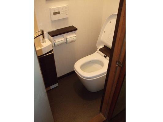 トイレは、パナソニック電工のアラウーノを採用しました。