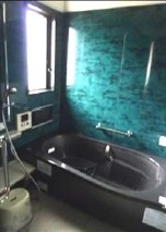 浴室もシンプルな色から高級感あるデザインへ。