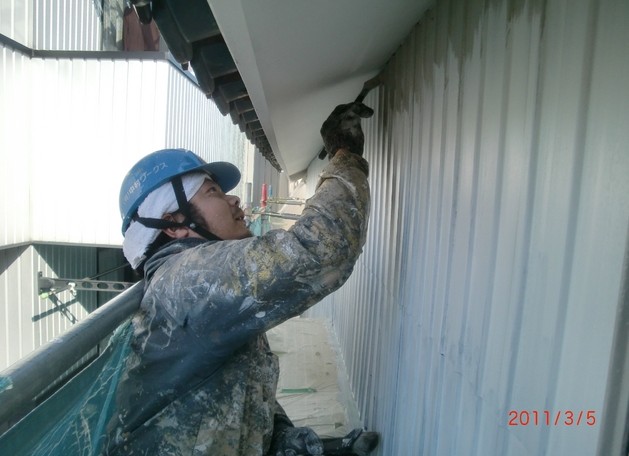 外壁塗装・雨どい架け替え作業