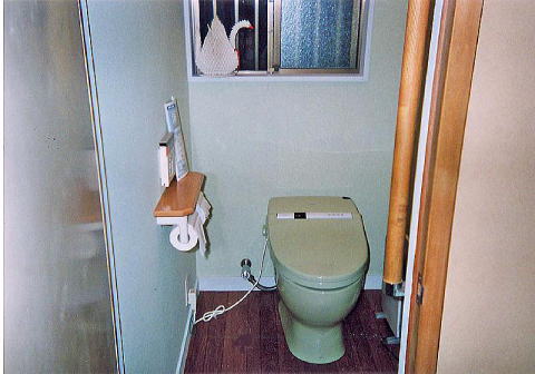 シンプルな形状にすることでスペースを広く使えるようになったトイレ