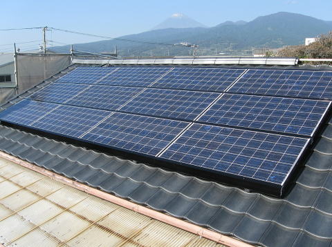 太陽光発電設置後の屋根