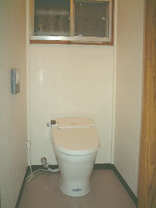 和式トイレを改装し使いやすい洋式トイレが完成