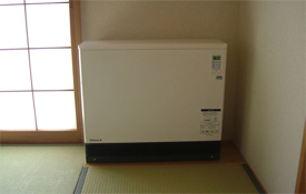 和室に蓄熱暖房機設置