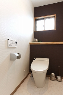 新しく設置した洋式トイレ（リクシル）