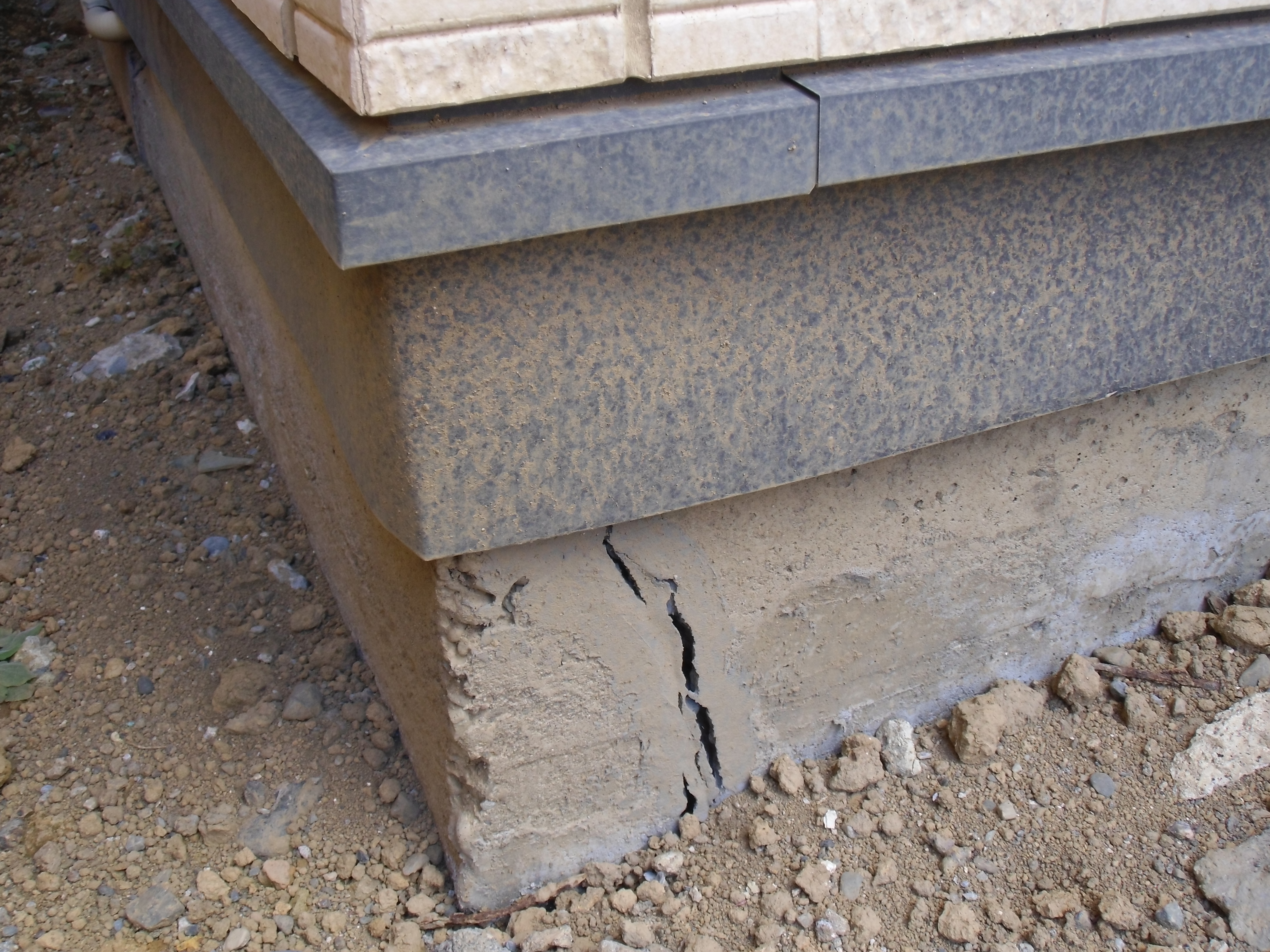 築38年木造住宅の耐震補強に伴う基礎補強